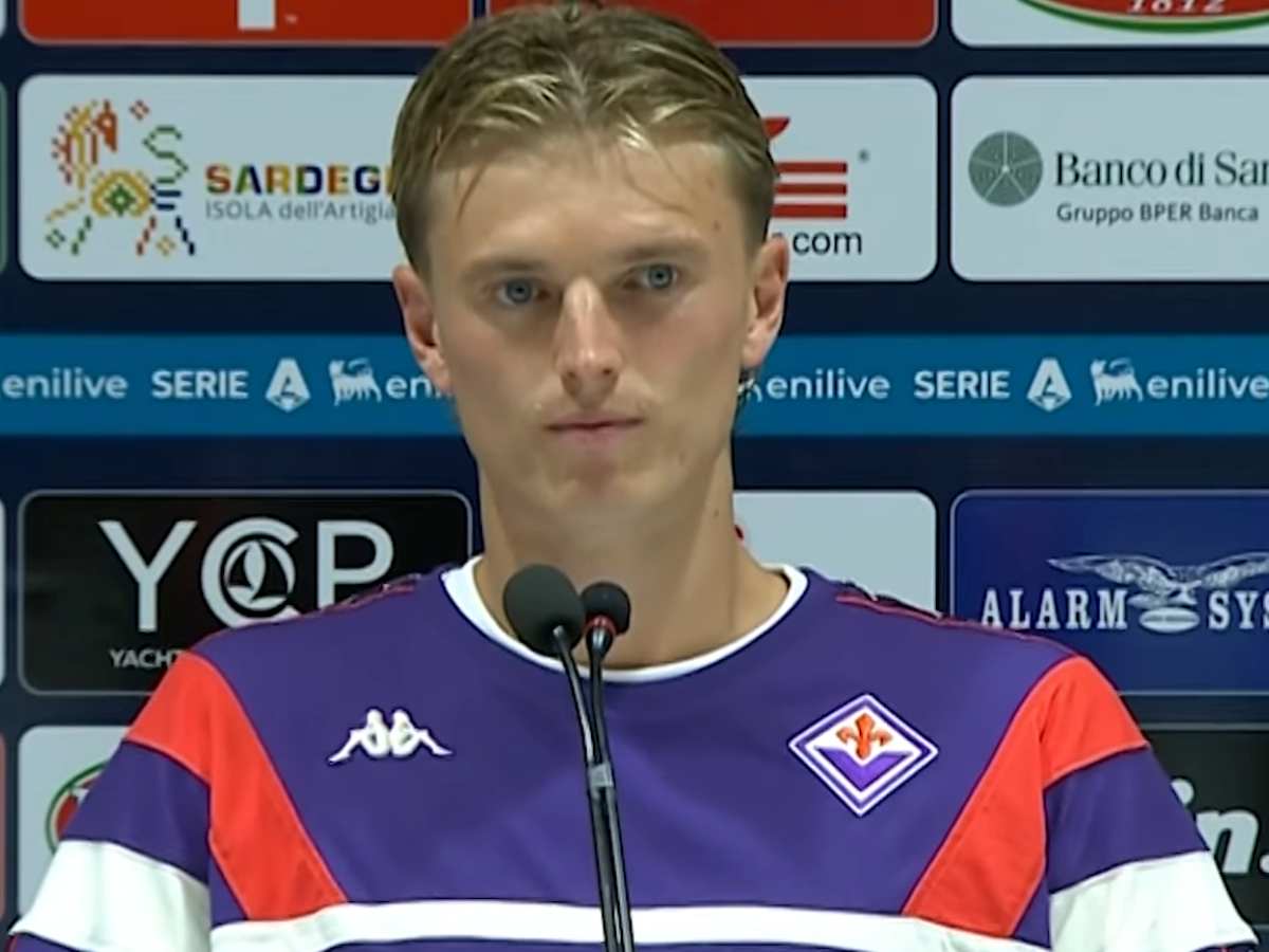 Albert Gudmundsson in conferenza stampa