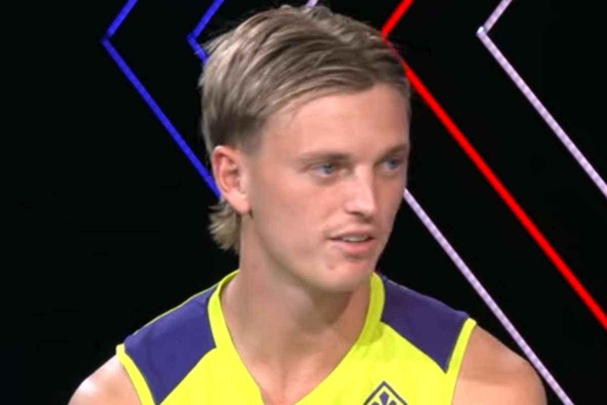 Albert Gudmundsson nel corso di un'intervista