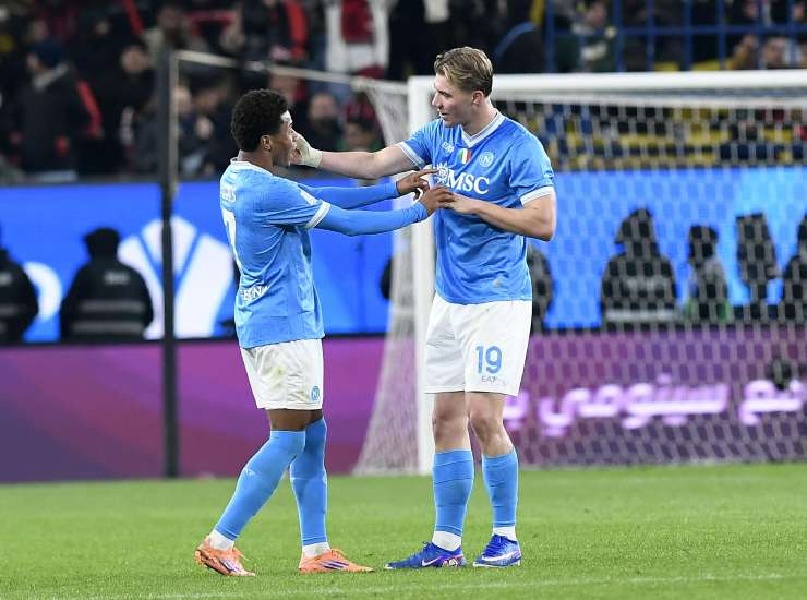 Hojlund insieme a Neres