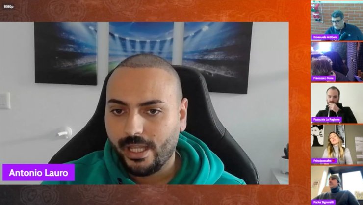Nella Chat mentre si parla di Napoli con Antonio Lauro
