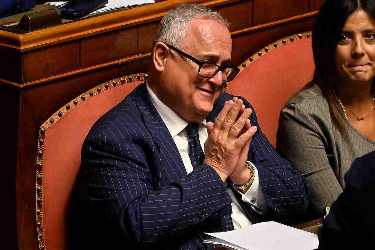 Il presidente Claudio Lotito durante una seduta al Senato