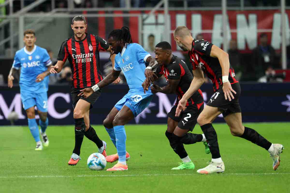 Un momento della gara di campionato tra Milan e Napoli