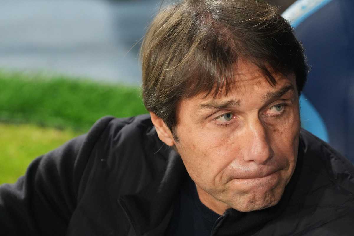 Il tecnico del Napoli Antonio Conte prima di una gara di serie A