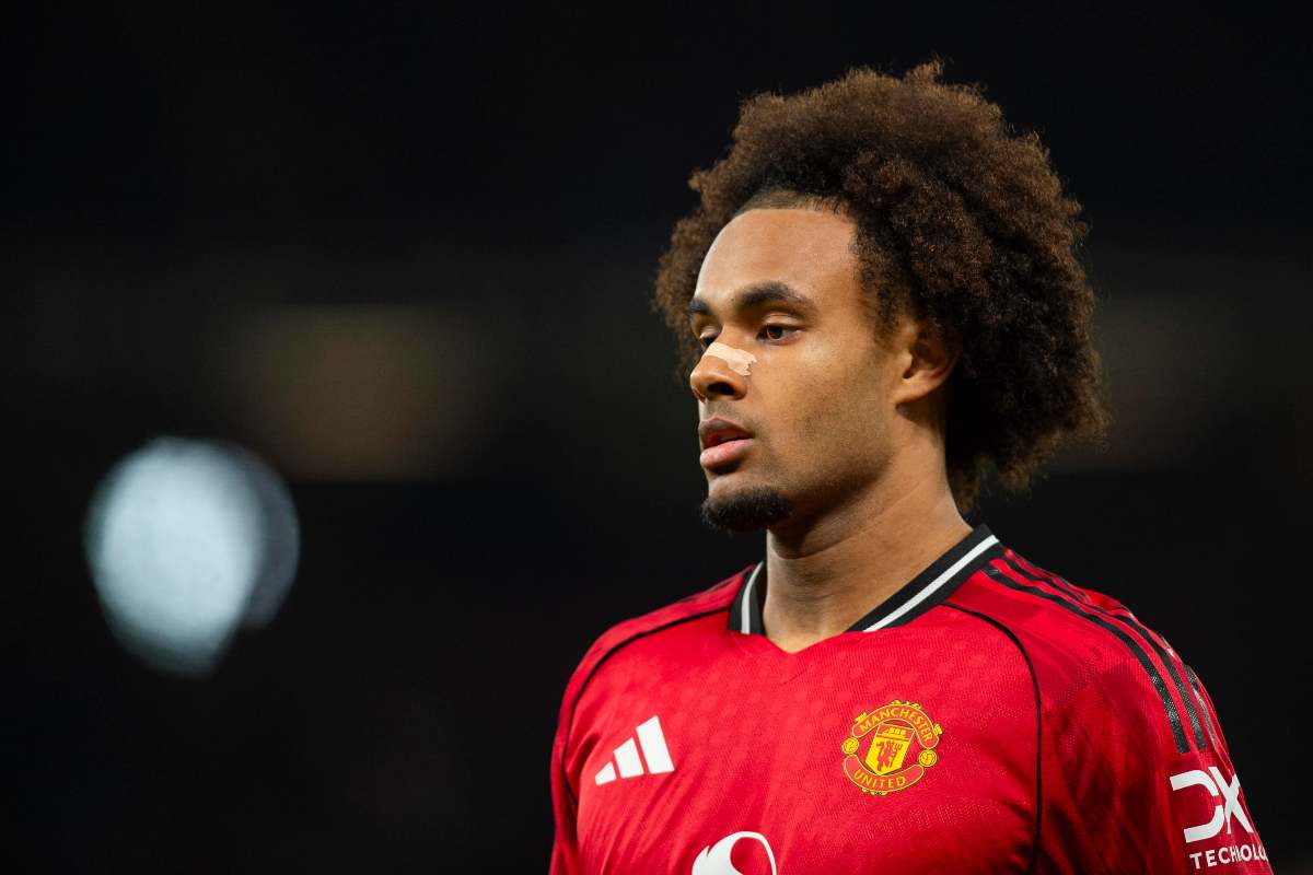 Zirkzee con la maglia del Manchester United