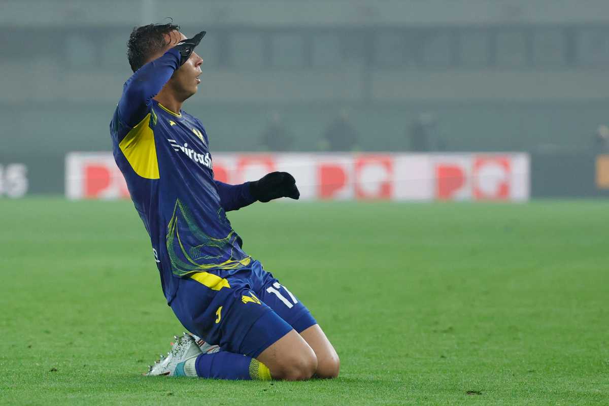 Giovane esulta dopo una rete