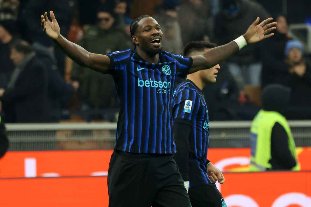 Thuram esulta dopo una rete