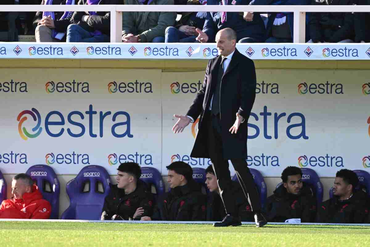 Allegri mentre si arrabbia con la squadra che non fa quello che lui aveva ordinato di fare contro la Fiorentina
