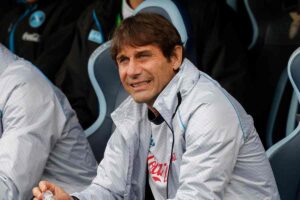 Il tecnico del Napoli Antonio Conte prima di una gara di serie A