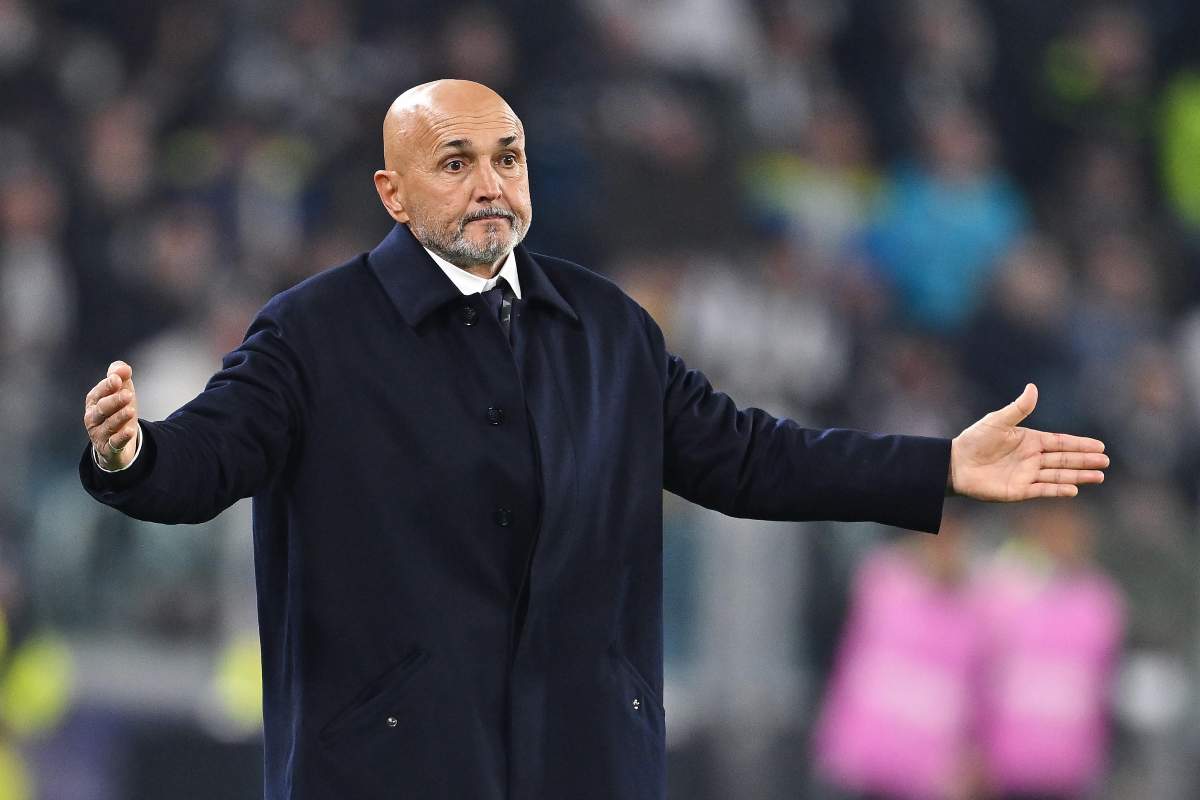 Il tecnico della Juventus Luciano Spalletti mentre se la prende con una decisione arbitrale