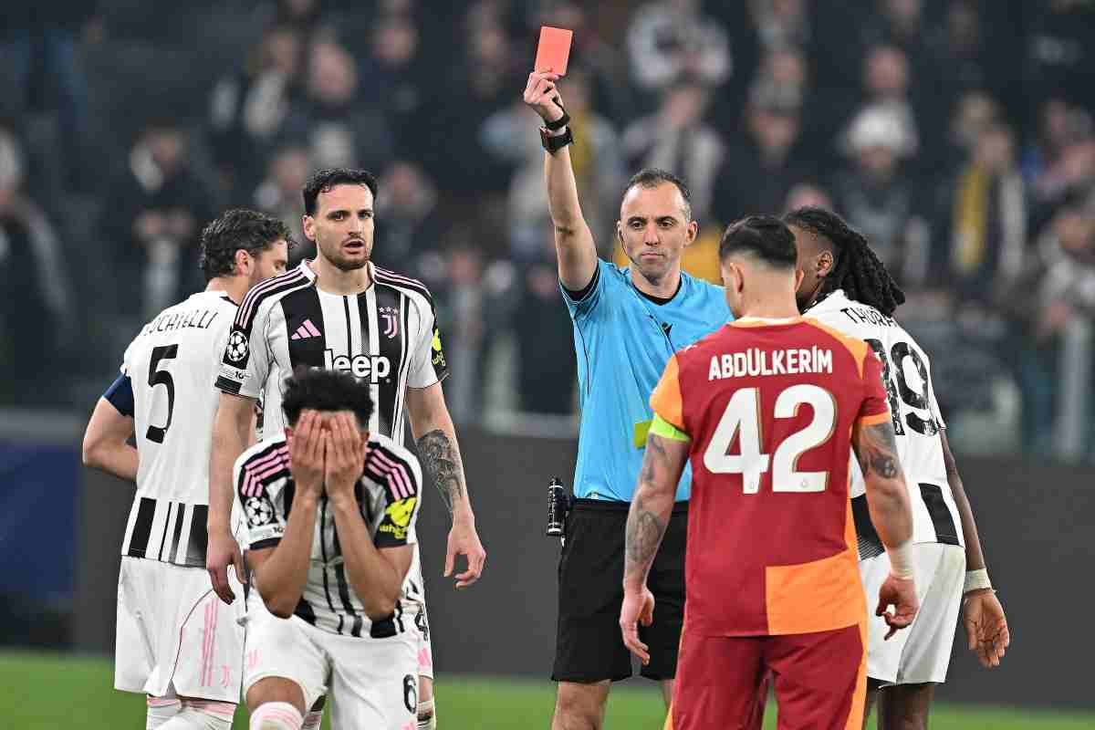 Kelly nel momento dell'espulsione