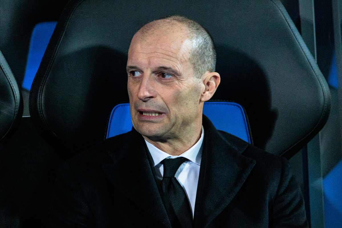 Max Allegri mentre guida la sua squadra dalla panchina