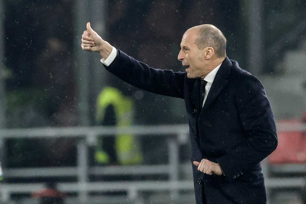 Il tecnico del Milan Max Allegri mentre guida la sua squadra a Bologna