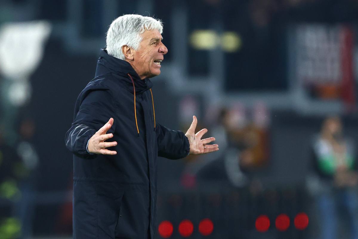 Gasperini mentre cerca di guidare i suoi giocatori