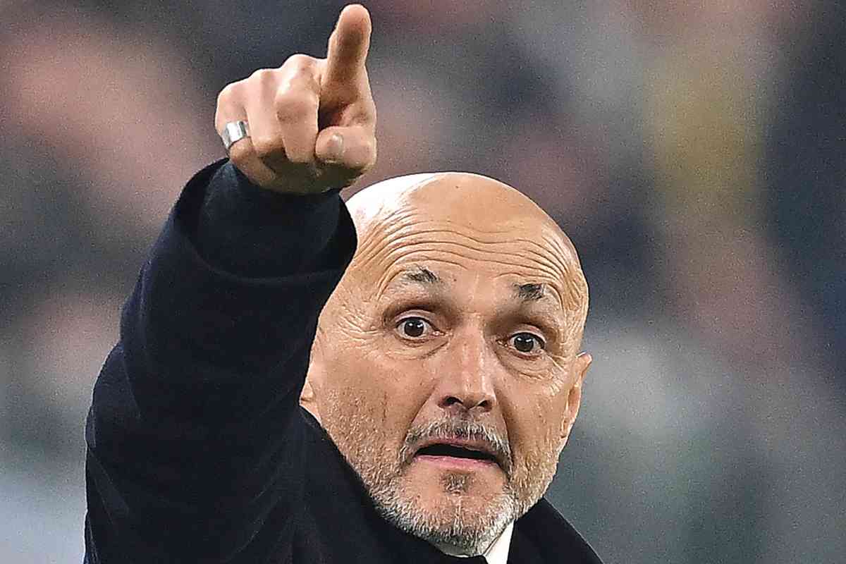 Luciano Spalletti mentre guida la Juventus contro il Galatasaray