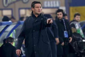 Chivu indica durante la partita