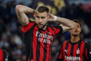 Pavlovic con le mani in testa