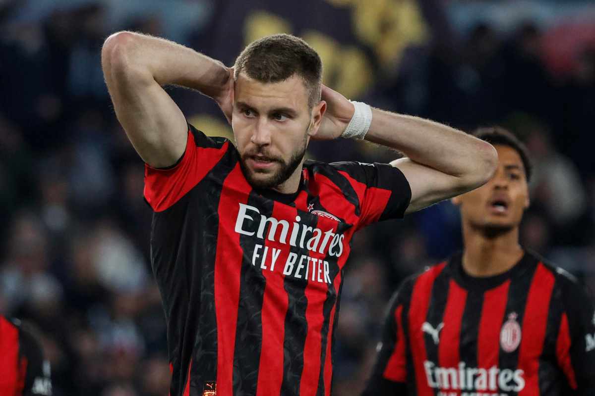 Pavlovic con le mani in testa