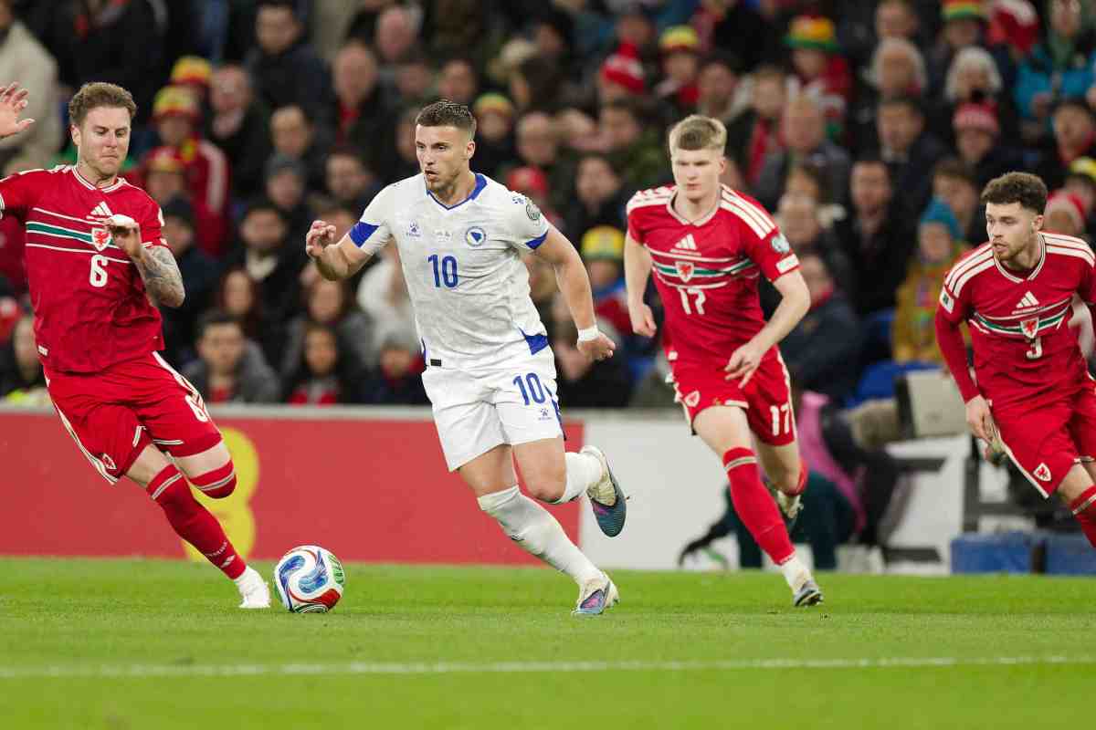Un momento della gara tra Bosnia e Galles