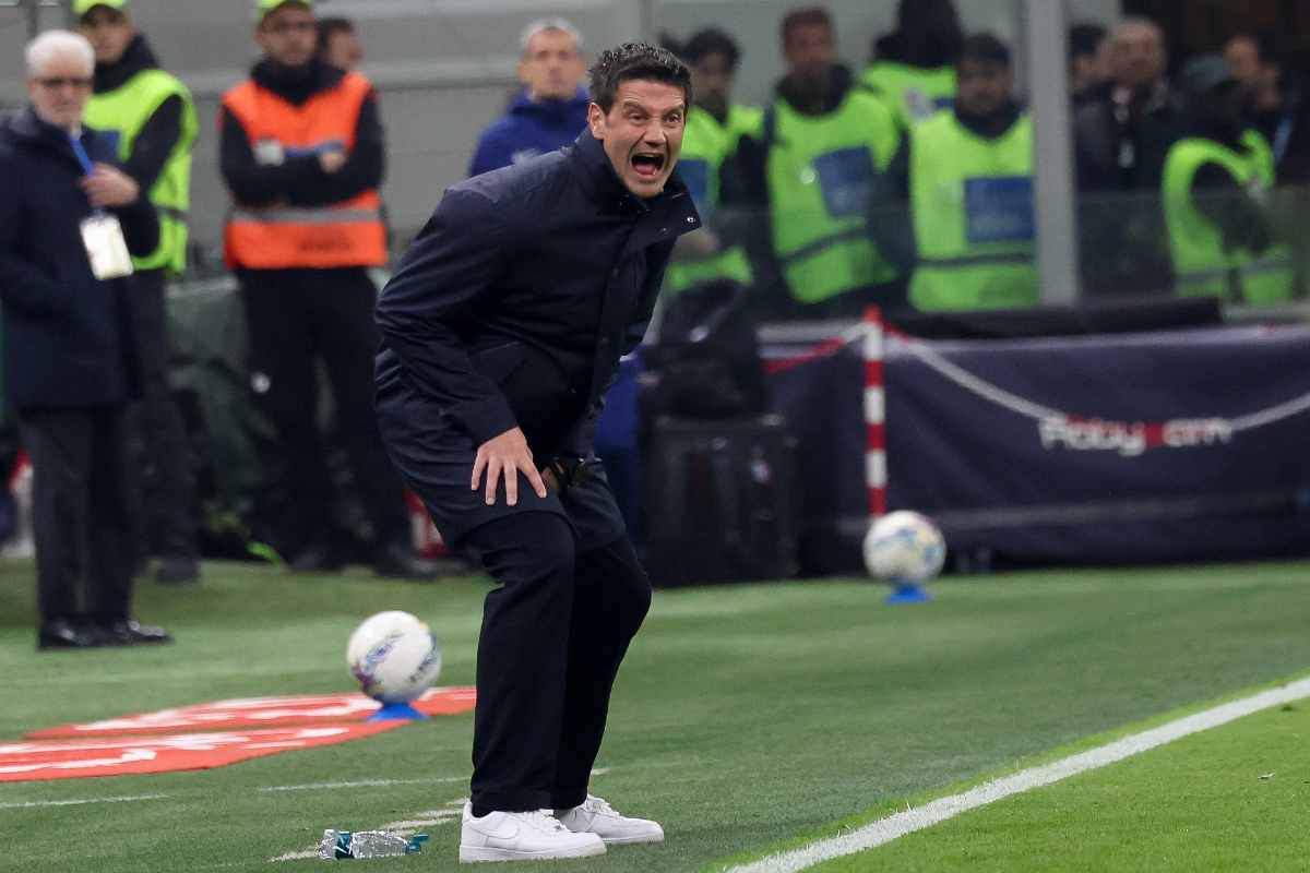 Chivu mentre urla si suoi giocatori durante la gara con l'Atalanta