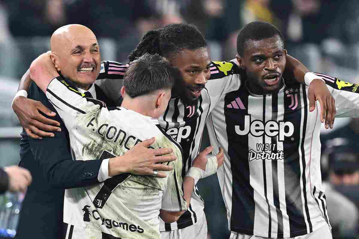 Spalletti e i giocatori della Juventus dopo il gol segnato al Pisa