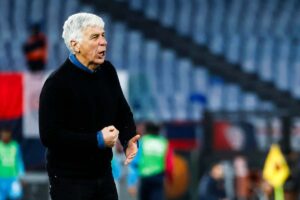 Gasperini preoccupato durante una gara della Roma