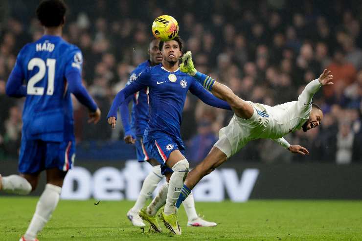 Il giocatore del Chelsea Santos mentre gioca in Premier