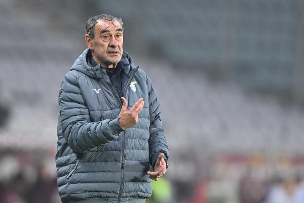 Maurizio Sarri che incita i suoi ragazzi contro l'Atalanta in coppa Italia