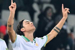 Paulo Dybala mentre esulta dopo un gol