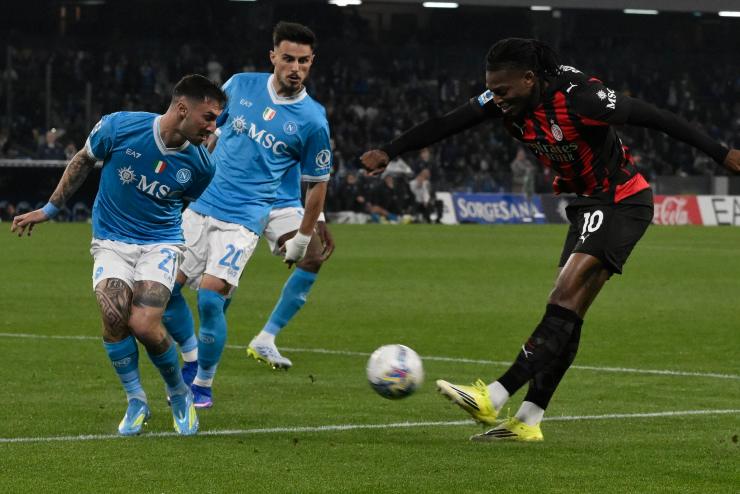 Leao contro il Napoli ha tentato un dribbling ma non ha avuto esito positivo