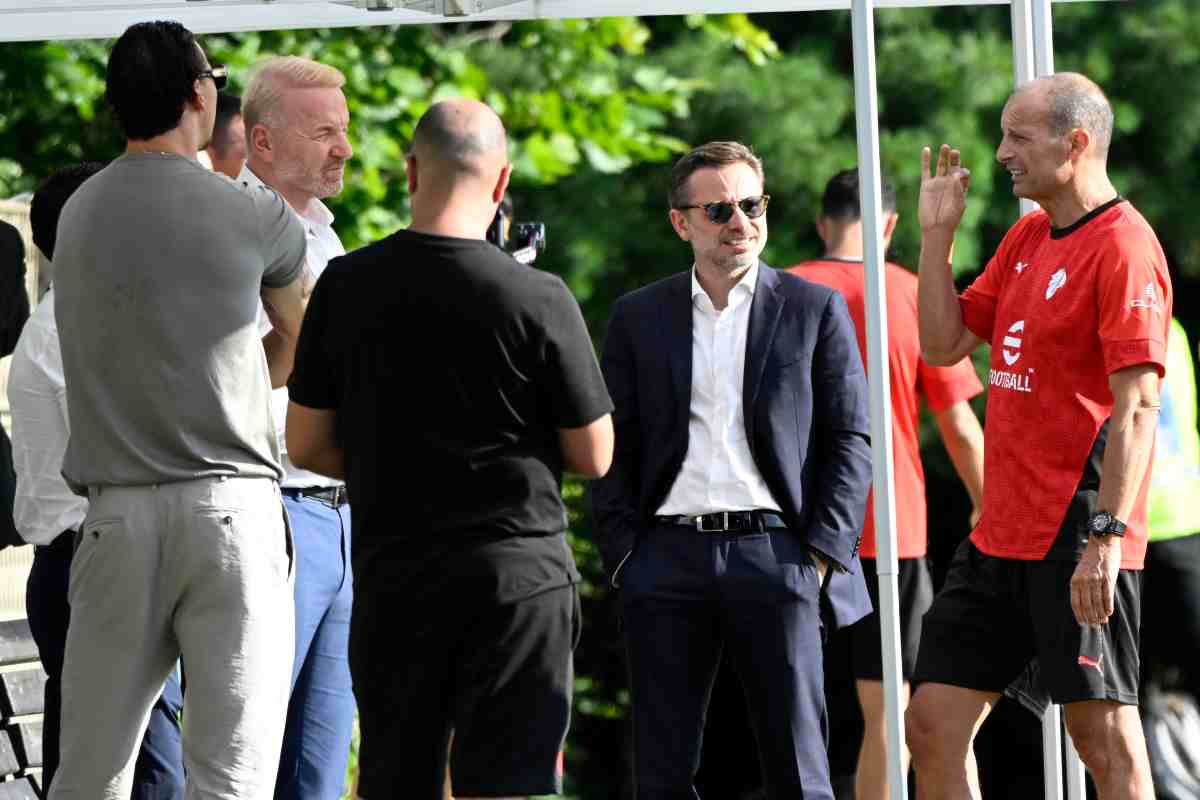 Il Milan a Milanello con il diesse Tare, Ibrahimovic e Allegri