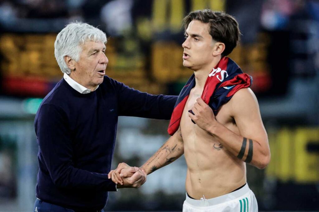 Paulo Dybala e Gasperini che si complimentano a vicenda