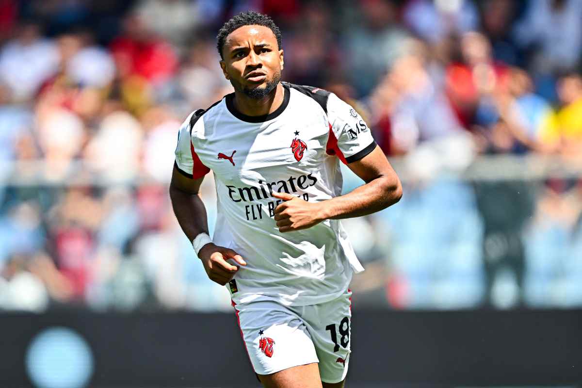 Nkunku del Milan mentre tenta un affondo
