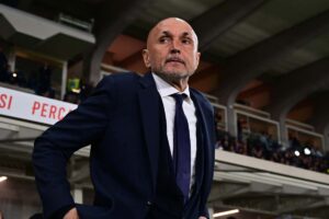 Luciano Spalletti in attesa che comincia la partita della sua Juve