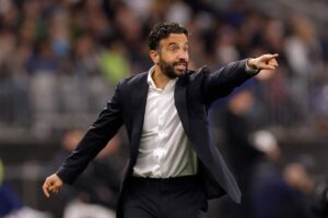 Il tecnico del Milan durante una gara