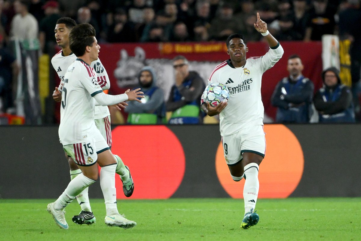 Endrick che segna ed esulta dopo il gol alla Roma
