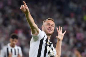 Koopmeiners mentre ride ed esulta dopo un suo gol con la Juventus