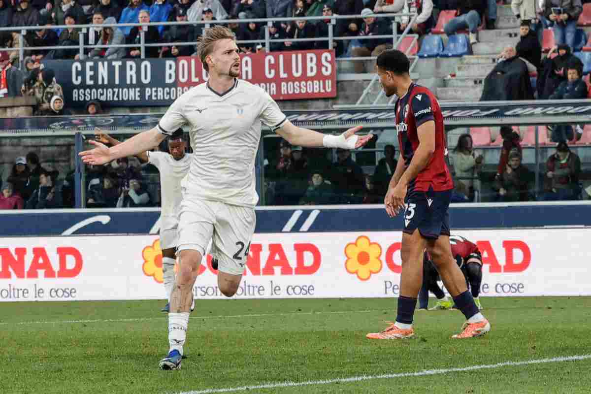 Il centrocampista della Lazio Taylor mentre esulta dopo un gol al Bologna