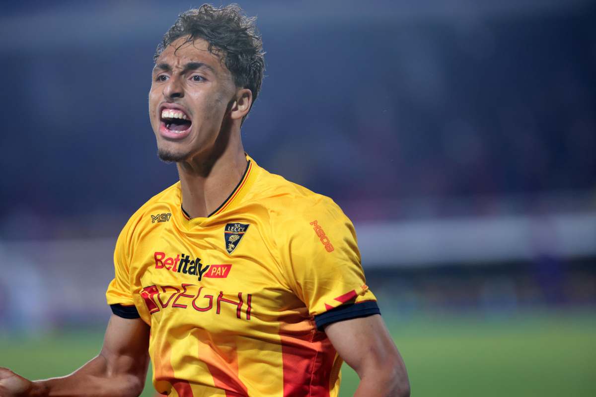 Tiago Gabriel difensore del Lecce mentre esulta dopo un suo gol importante